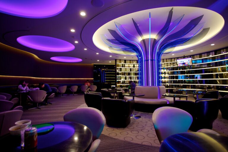 Top Business Class Lounges USA: The 2026 Definitive Strategy Guide